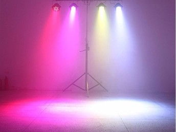 深圳婚庆庆典 舞台灯光音响设计与场地布置的艺术融合